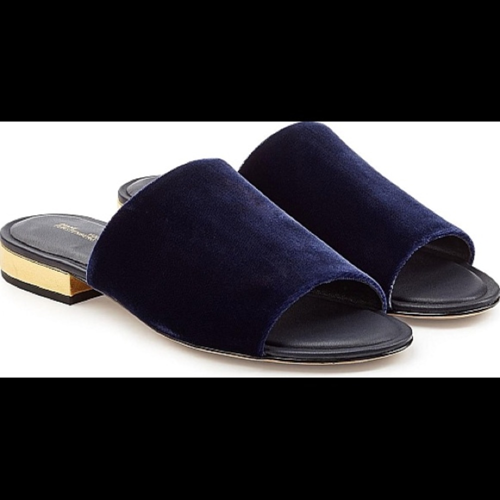 NWOT Diane Von Furstenberg Slides